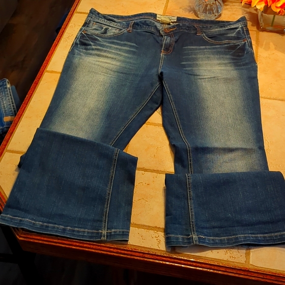 Maurices Molli Flare Jeans 17/18R - Picture 1 of 6